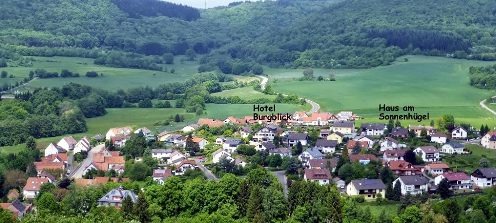 Blick auf den Fremdenverkehrs Ort Thallichtenberg bei kusel